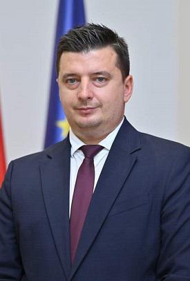 Заменик министер за информатичко општество и администрација